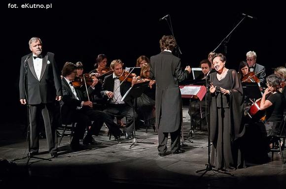 Dosięgnąć gwiazd...Nie ma sztuki bez mecenasów