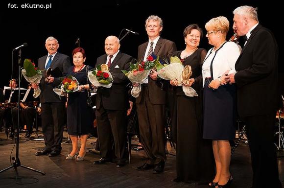 Dosięgnąć gwiazd...Nie ma sztuki bez mecenasów