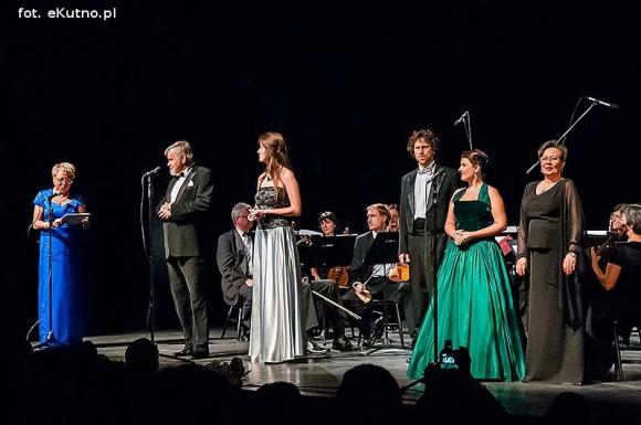 Dosięgnąć gwiazd...Nie ma sztuki bez mecenasów