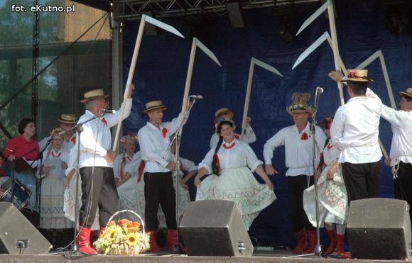 Chcę wyjechać na wieś, dojrzałe wiśnie z drzewa rwać... Dożynki w gminie Strzelce