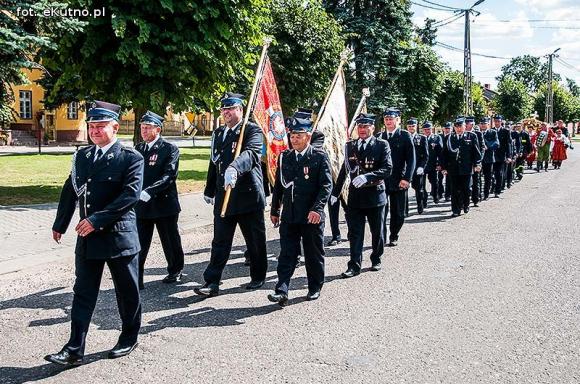  Zboża z pól sprzątnięte tradycja więc każe by godnie to uczcili wszyscy gospodarze