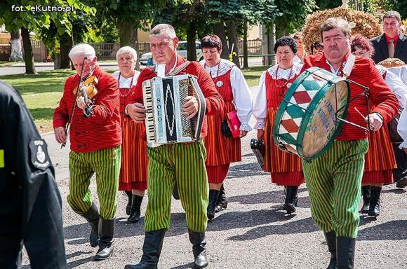  Zboża z pól sprzątnięte tradycja więc każe by godnie to uczcili wszyscy gospodarze
