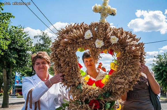 Zboża z pól sprzątnięte tradycja więc każe by godnie to uczcili wszyscy gospodarze