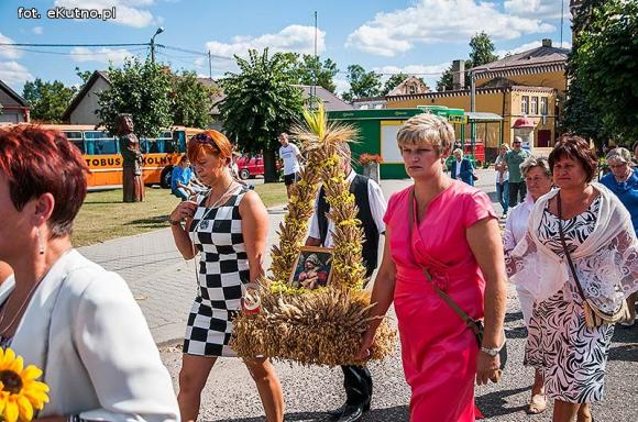 Zboża z pól sprzątnięte tradycja więc każe by godnie to uczcili wszyscy gospodarze