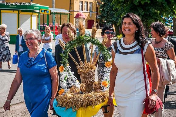  Zboża z pól sprzątnięte tradycja więc każe by godnie to uczcili wszyscy gospodarze
