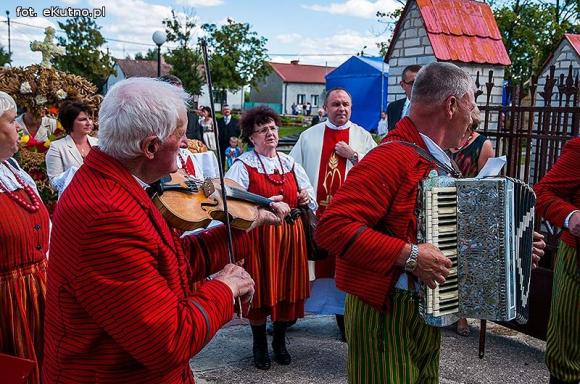  Zboża z pól sprzątnięte tradycja więc każe by godnie to uczcili wszyscy gospodarze