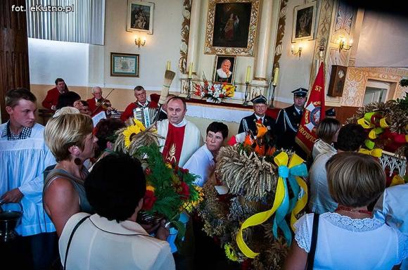  Zboża z pól sprzątnięte tradycja więc każe by godnie to uczcili wszyscy gospodarze