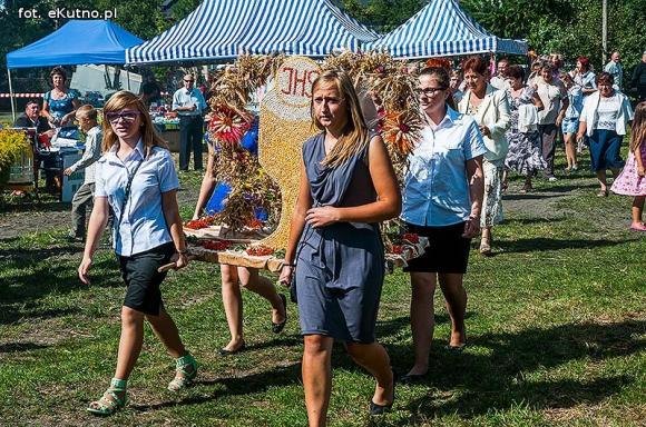  Zboża z pól sprzątnięte tradycja więc każe by godnie to uczcili wszyscy gospodarze