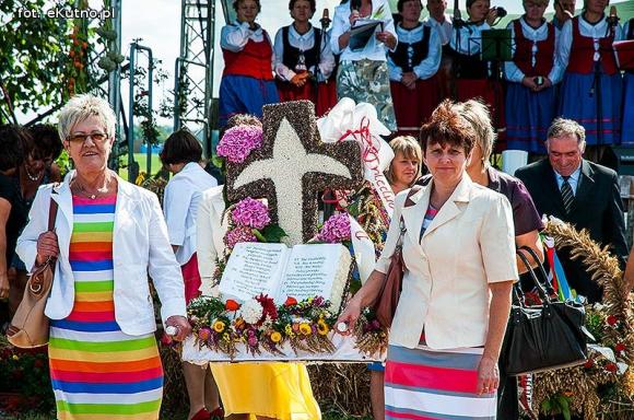  Zboża z pól sprzątnięte tradycja więc każe by godnie to uczcili wszyscy gospodarze
