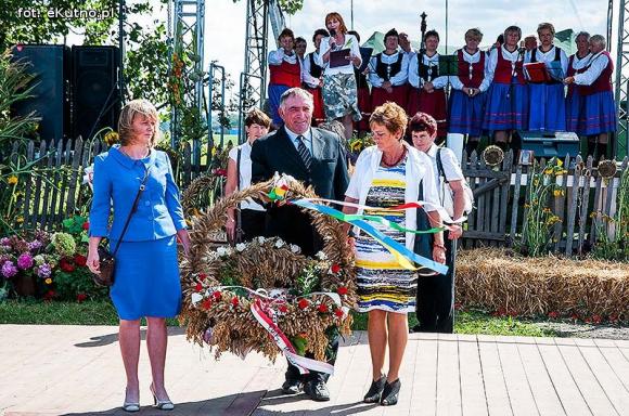  Zboża z pól sprzątnięte tradycja więc każe by godnie to uczcili wszyscy gospodarze