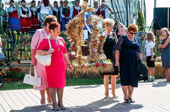 Zboża z pól sprzątnięte tradycja więc każe by godnie to uczcili wszyscy gospodarze