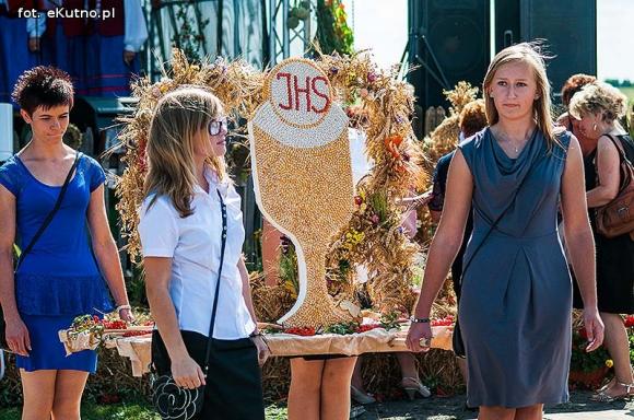  Zboża z pól sprzątnięte tradycja więc każe by godnie to uczcili wszyscy gospodarze