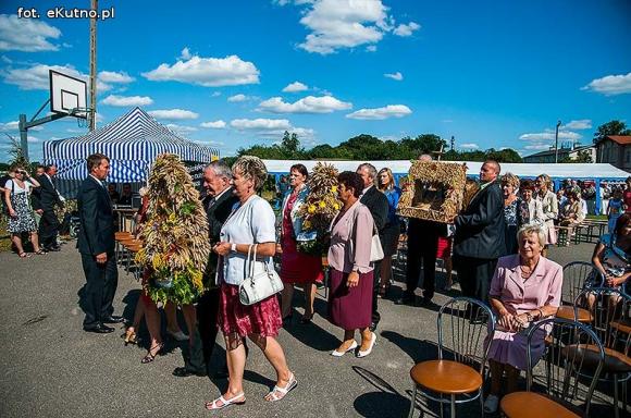  Zboża z pól sprzątnięte tradycja więc każe by godnie to uczcili wszyscy gospodarze