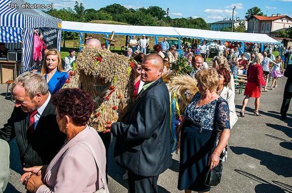  Zboża z pól sprzątnięte tradycja więc każe by godnie to uczcili wszyscy gospodarze