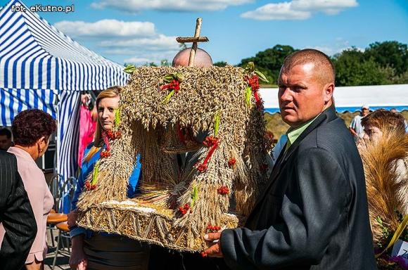  Zboża z pól sprzątnięte tradycja więc każe by godnie to uczcili wszyscy gospodarze