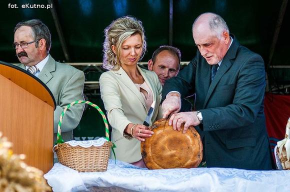  Zboża z pól sprzątnięte tradycja więc każe by godnie to uczcili wszyscy gospodarze