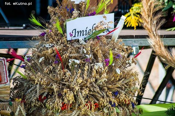  Zboża z pól sprzątnięte tradycja więc każe by godnie to uczcili wszyscy gospodarze