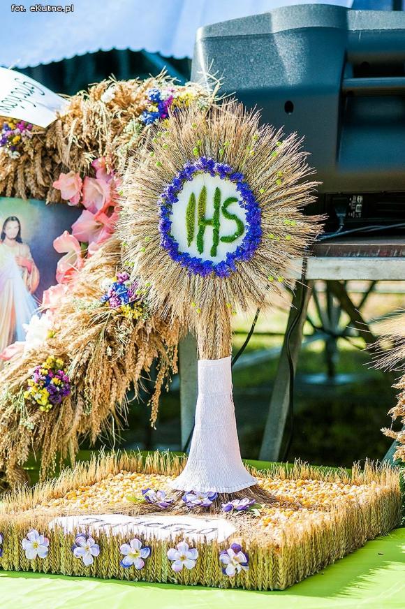  Zboża z pól sprzątnięte tradycja więc każe by godnie to uczcili wszyscy gospodarze