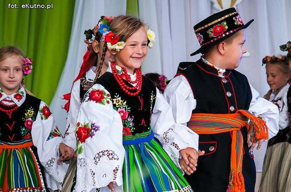 Od myszy po cesarza wszyscy żyją z gospodarza. Dożynki w gminie Krzyżanów