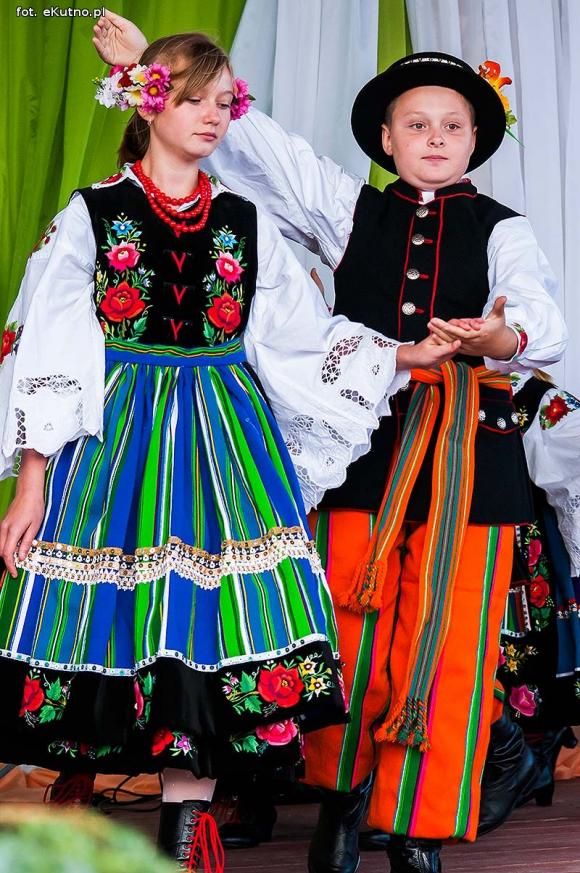 Od myszy po cesarza wszyscy żyją z gospodarza. Dożynki w gminie Krzyżanów