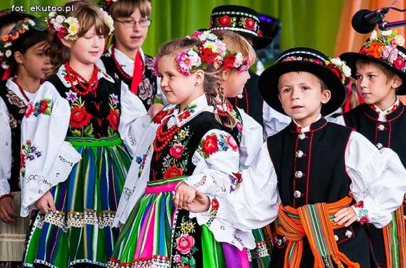 Od myszy po cesarza wszyscy żyją z gospodarza. Dożynki w gminie Krzyżanów