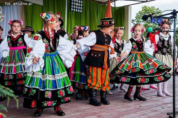Od myszy po cesarza wszyscy żyją z gospodarza. Dożynki w gminie Krzyżanów