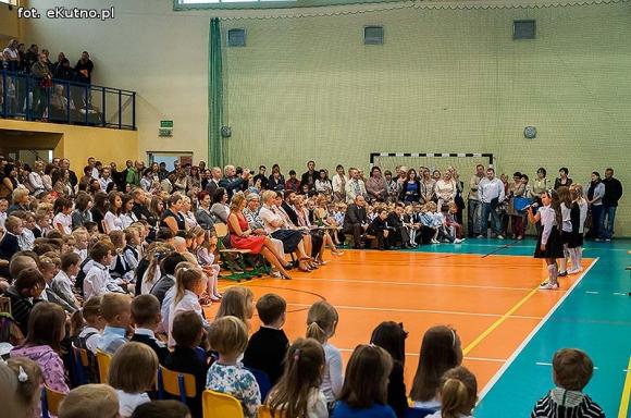 Witaj szkoło. Powodzenia na klasówkach