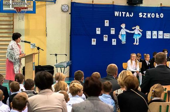 Witaj szkoło. Powodzenia na klasówkach