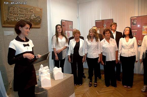 Zobaczcie w kutnowskim muzeum: denary krzyżowe spod Sieciechowa, kopia drzwi gnieźnieńskich i stauroteka