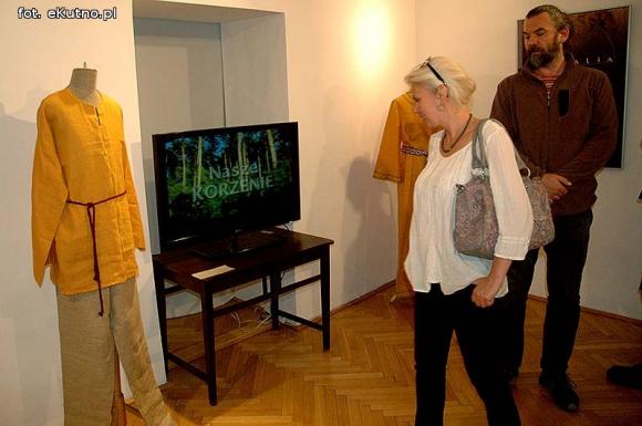 Zobaczcie w kutnowskim muzeum: denary krzyżowe spod Sieciechowa, kopia drzwi gnieźnieńskich i stauroteka