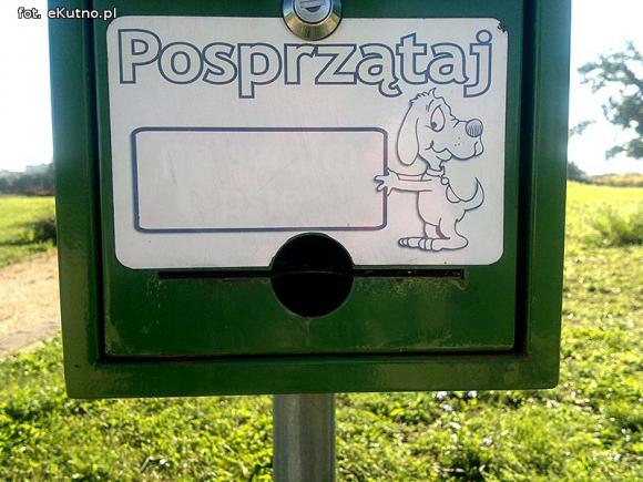 Czytelnicy pytają: Dlaczego nie ma torebek na kupy w dystrybutorach?