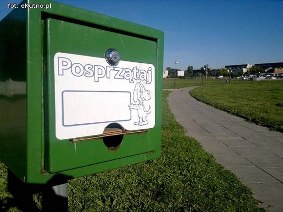 Czytelnicy pytają: Dlaczego nie ma torebek na kupy w dystrybutorach?