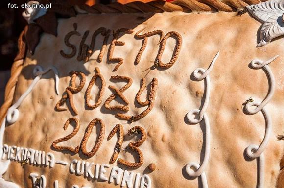 Wędliny, wypieki i piwo. Jarmark różany trwa