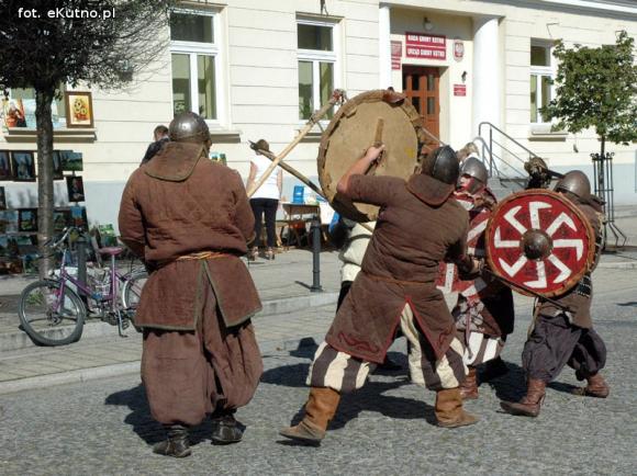 Wojowie  Kolovratu na Europejskich Dniach Dziedzictwa w Kutnie