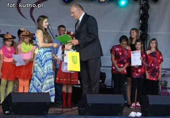 Oliwia Byczkowska, Abrakadabra i OKAY ze Złotymi Różami