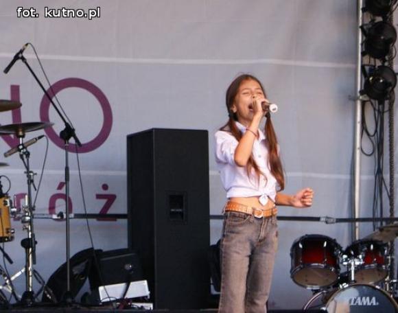 Oliwia Byczkowska, Abrakadabra i OKAY ze Złotymi Różami