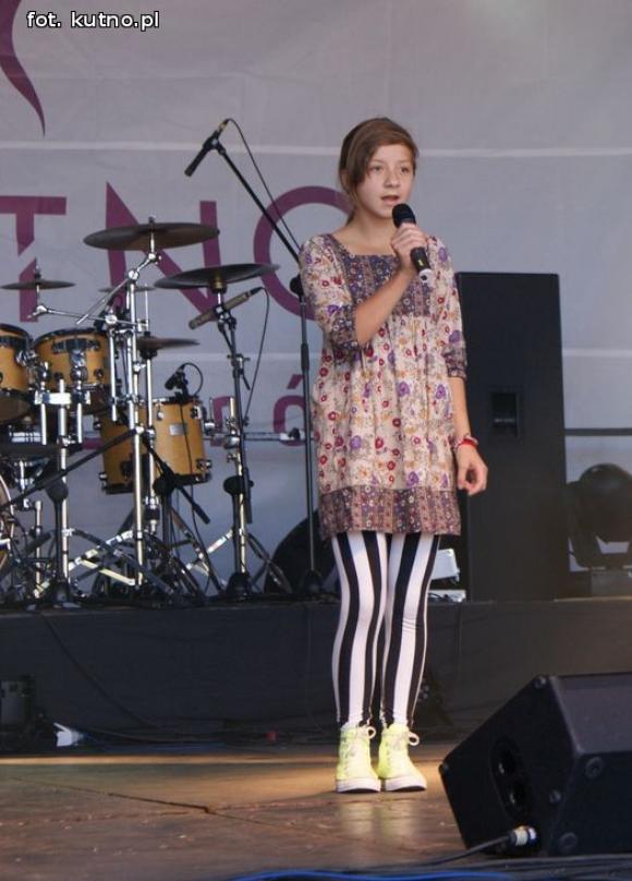 Oliwia Byczkowska, Abrakadabra i OKAY ze Złotymi Różami