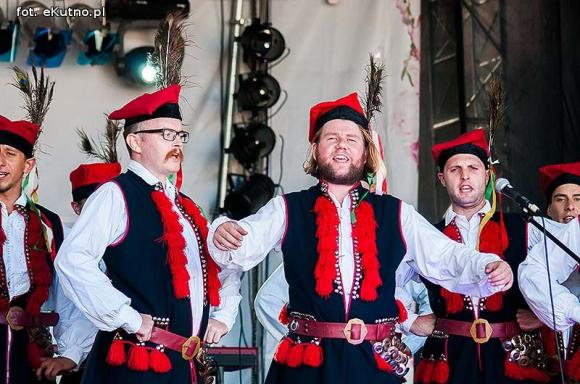 Koniec Święta w Mieście Róż: Król Elvis, światowe przeboje i mocne Ukeje