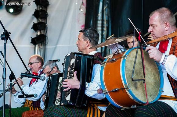 Koniec Święta w Mieście Róż: Król Elvis, światowe przeboje i mocne Ukeje