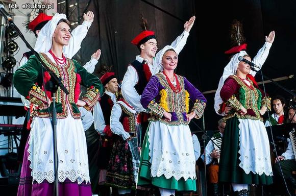 Koniec Święta w Mieście Róż: Król Elvis, światowe przeboje i mocne Ukeje