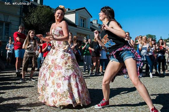 Koniec Święta w Mieście Róż: Król Elvis, światowe przeboje i mocne Ukeje