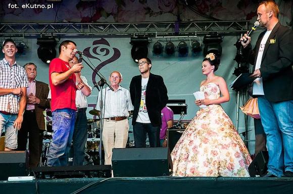Koniec Święta w Mieście Róż: Król Elvis, światowe przeboje i mocne Ukeje