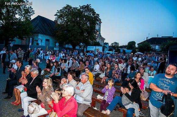 Koniec Święta w Mieście Róż: Król Elvis, światowe przeboje i mocne Ukeje
