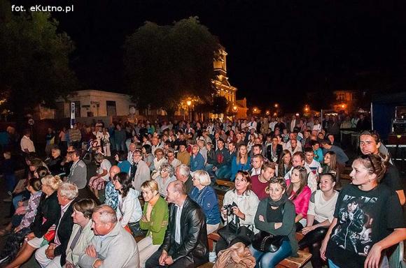 Koniec Święta w Mieście Róż: Król Elvis, światowe przeboje i mocne Ukeje