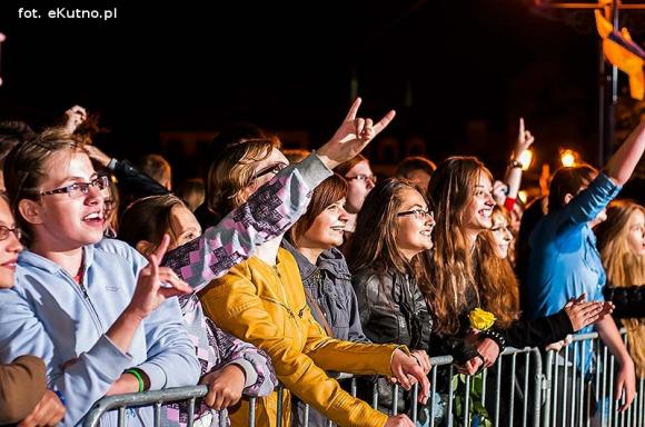 Koniec Święta w Mieście Róż: Król Elvis, światowe przeboje i mocne Ukeje