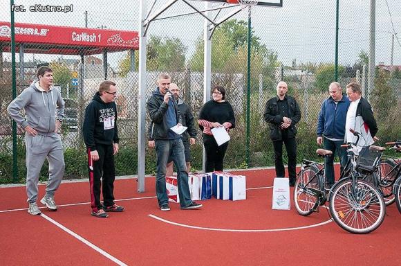 Sportowa niedziela w Żychlinie: bieg, siatkówka, piłka nożna, koncert i nagrody