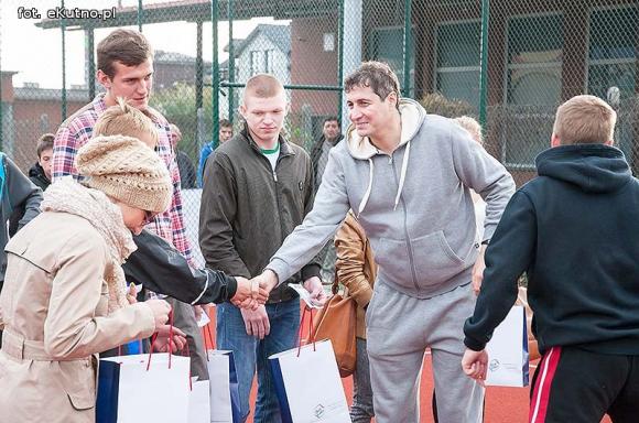 Sportowa niedziela w Żychlinie: bieg, siatkówka, piłka nożna, koncert i nagrody