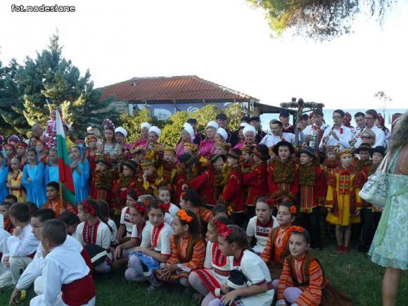 Reminiscencje: Zespół Pieśni i Tańca Ziemi Kutnowskiej na Międzynarodowym Festiwalu w Grecji