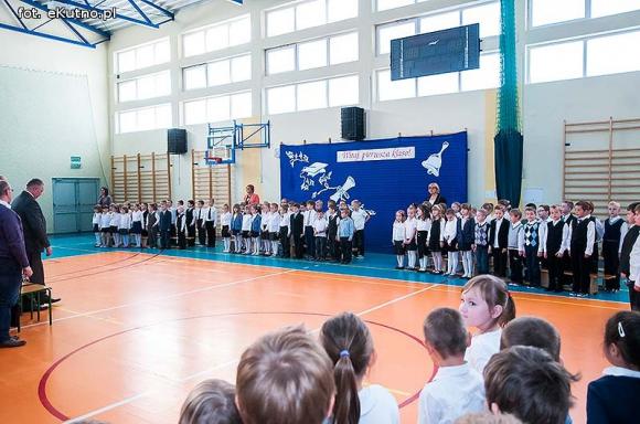 Ślubuję być dobrym uczciwym człowiekiem i dbać o dobre imię szkoły