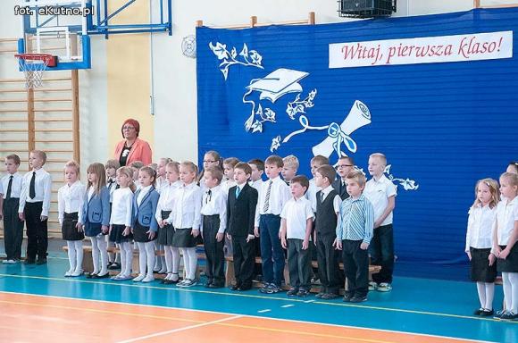 Ślubuję być dobrym uczciwym człowiekiem i dbać o dobre imię szkoły